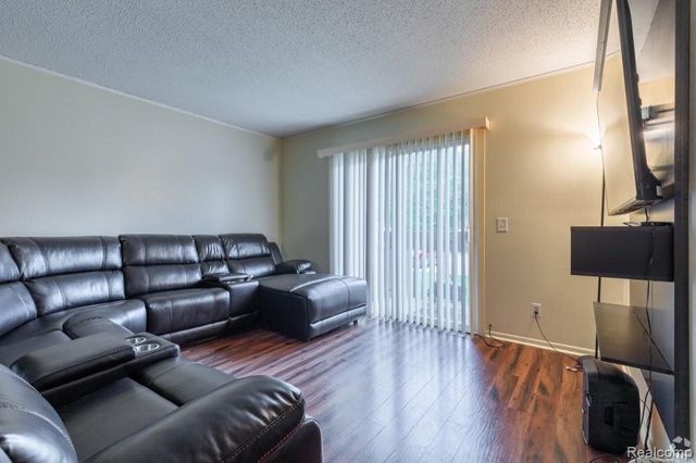 35775 Union Lake Road, Clinton Charter Township, MI 48035