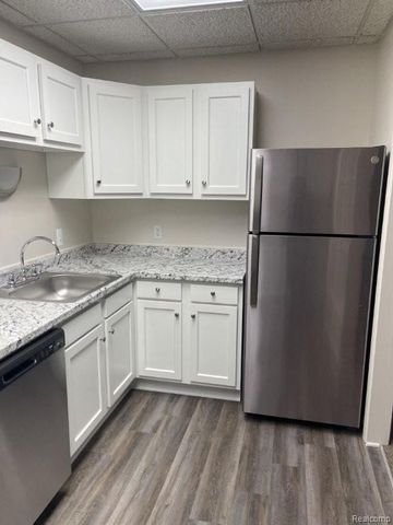 35775 Union Lake Road, Clinton Charter Township, MI 48035