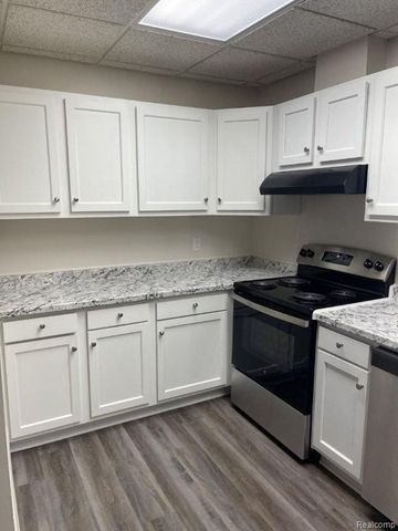 35775 Union Lake Road, Clinton Charter Township, MI 48035