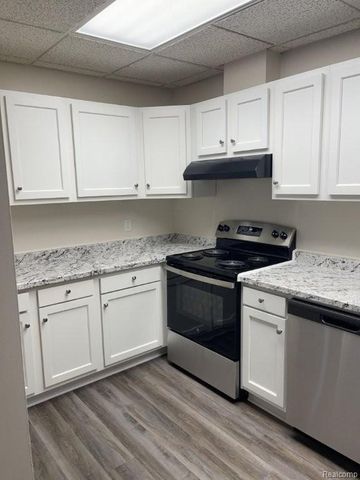 35775 Union Lake Road, Clinton Charter Township, MI 48035