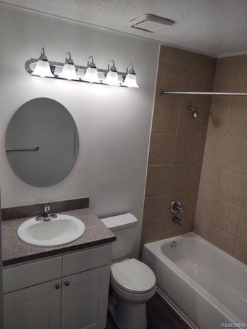 35775 Union Lake Road, Clinton Charter Township, MI 48035