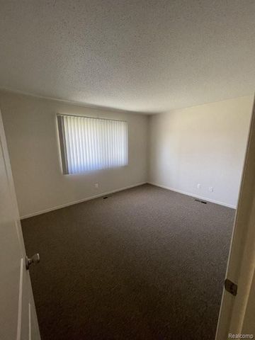 35775 Union Lake Road, Clinton Charter Township, MI 48035