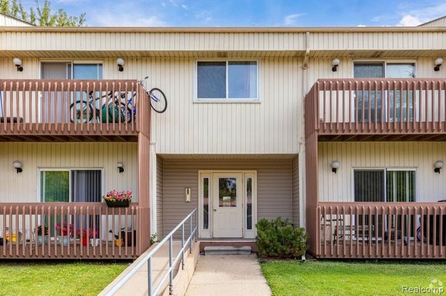 35775 Union Lake Road, Clinton Charter Township, MI 48035