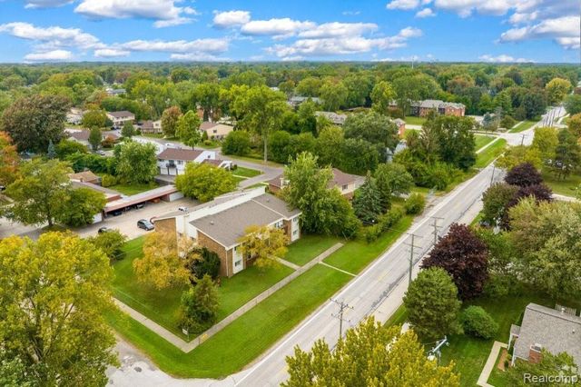 35775 Union Lake Road, Clinton Charter Township, MI 48035