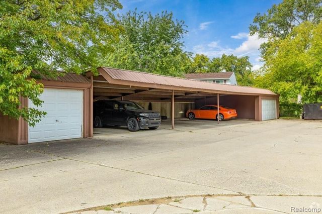 35775 Union Lake Road, Clinton Charter Township, MI 48035