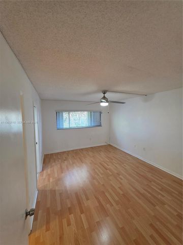 8065 SW 107th Ave 214, Miami, FL 33173