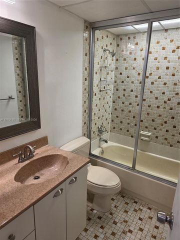 8065 SW 107th Ave 214, Miami, FL 33173