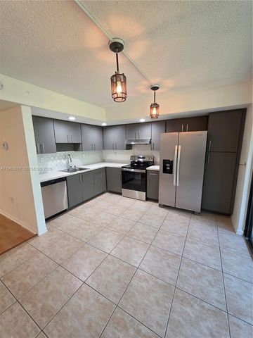 8065 SW 107th Ave 214, Miami, FL 33173