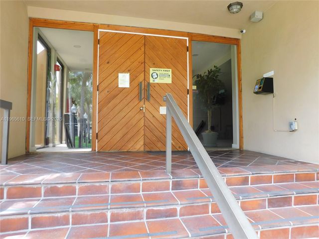 8065 SW 107th Ave 214, Miami, FL 33173