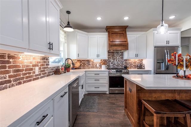 1705 County Road 451, El Campo, TX 77437