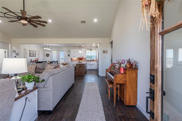 1705 County Road 451, El Campo, TX 77437