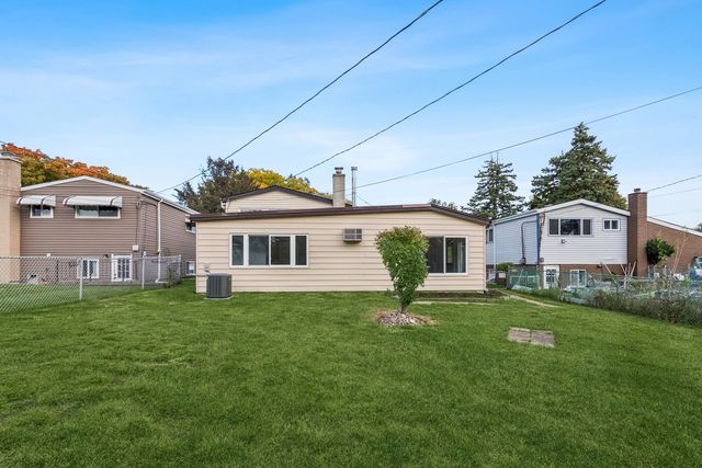 26 N Craig Place, Lombard, IL 60148