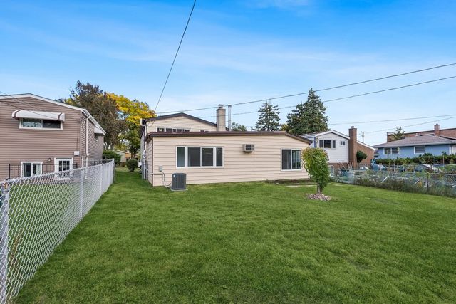 26 N Craig Place, Lombard, IL 60148