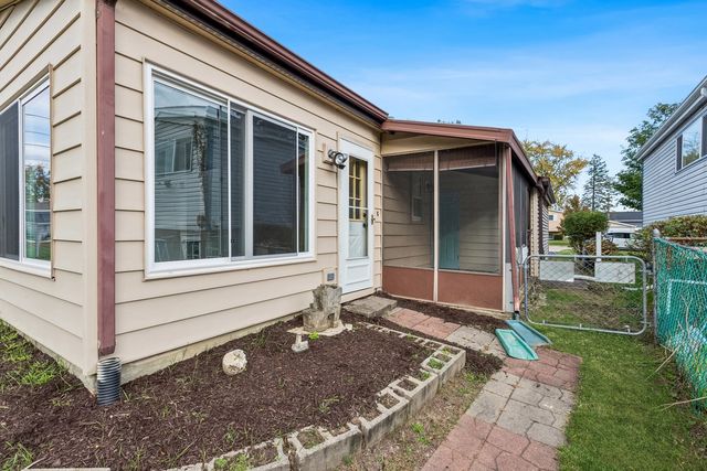 26 N Craig Place, Lombard, IL 60148