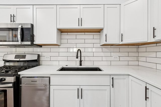 26 N Craig Place, Lombard, IL 60148