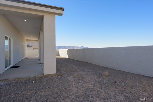 2365 E Calle Madrid, Fort Mohave, AZ 86426