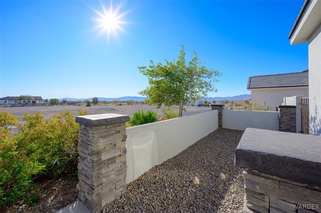 2365 E Calle Madrid, Fort Mohave, AZ 86426