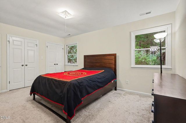 106 Old Stable Court, Chapel Hill, NC 27514
