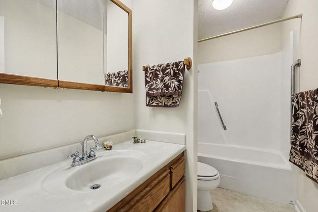 106 Old Stable Court, Chapel Hill, NC 27514