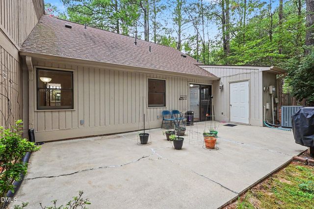 106 Old Stable Court, Chapel Hill, NC 27514