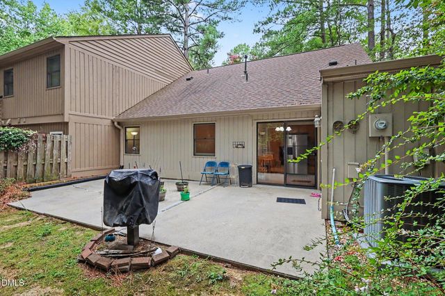 106 Old Stable Court, Chapel Hill, NC 27514