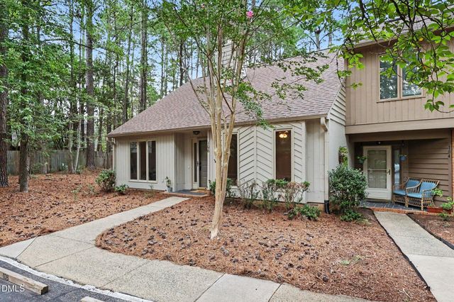 106 Old Stable Court, Chapel Hill, NC 27514