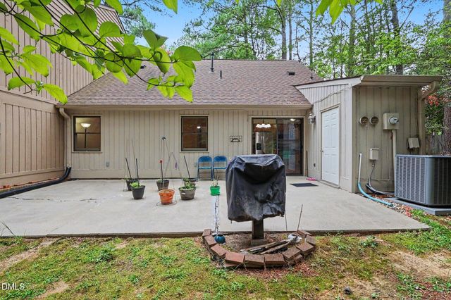 106 Old Stable Court, Chapel Hill, NC 27514
