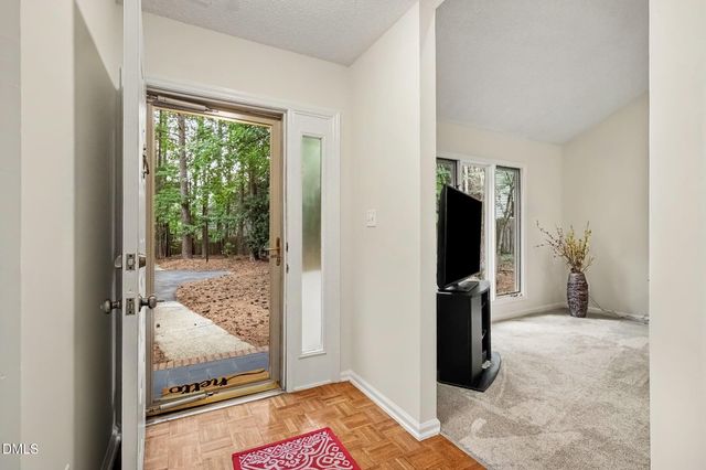 106 Old Stable Court, Chapel Hill, NC 27514