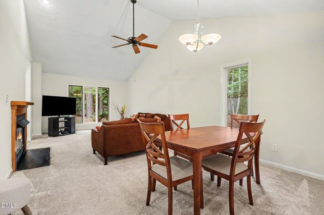 106 Old Stable Court, Chapel Hill, NC 27514