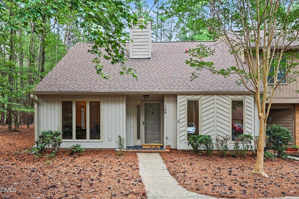106 Old Stable Court, Chapel Hill, NC 27514