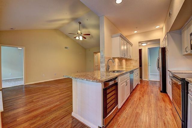 1901 Post Oak Park Drive 7402, Houston, TX 77027