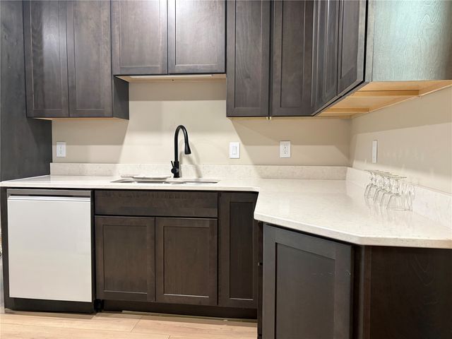 4400 Nursery Road, Cedar Rapids, IA 52404