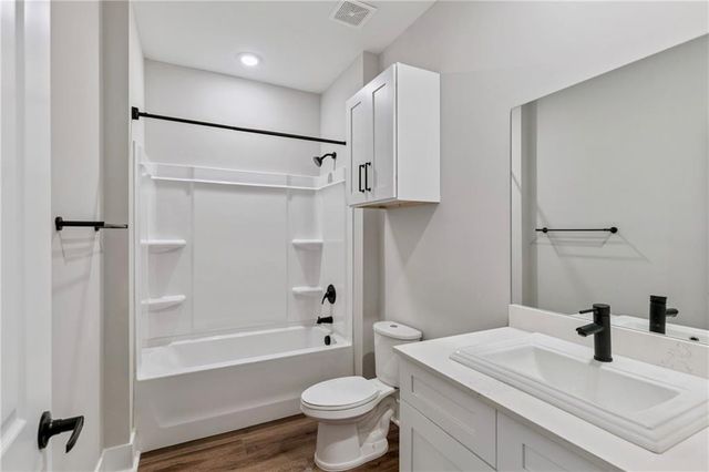 57 E Chapel Drive, Brunswick, GA 31525