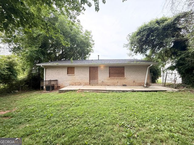 1465 Holcomb Avenue, East Point, GA 30344