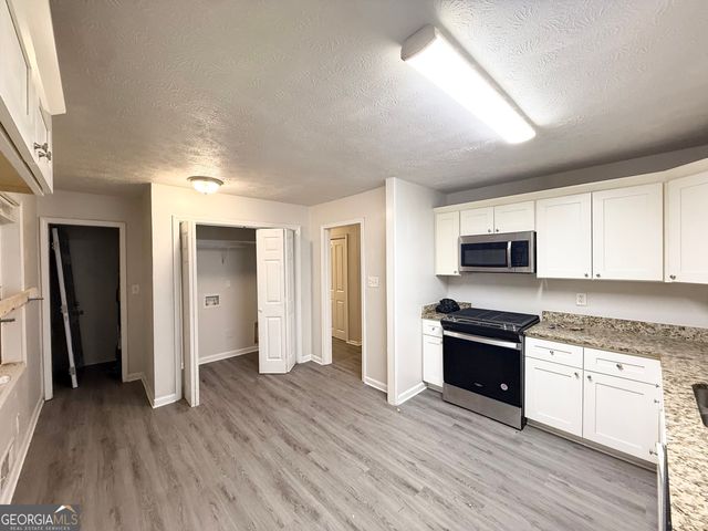 1465 Holcomb Avenue, East Point, GA 30344