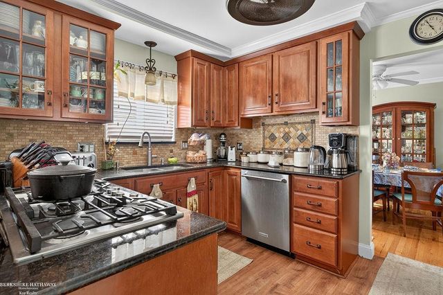 32725 Rugby Drive, Warren, MI 48088