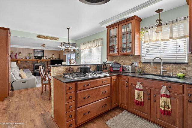 32725 Rugby Drive, Warren, MI 48088