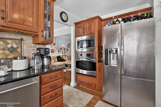 32725 Rugby Drive, Warren, MI 48088