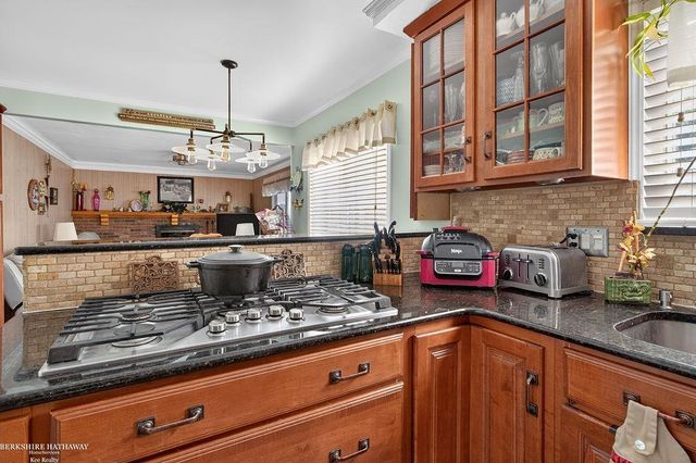 32725 Rugby Drive, Warren, MI 48088