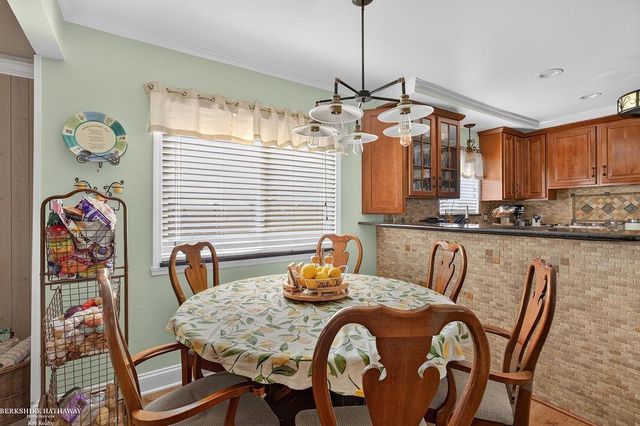 32725 Rugby Drive, Warren, MI 48088
