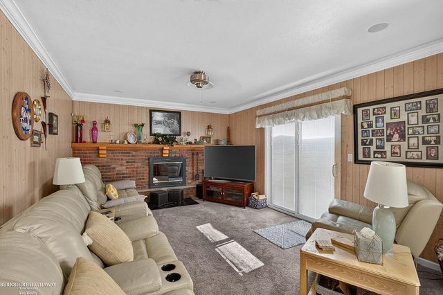 32725 Rugby Drive, Warren, MI 48088