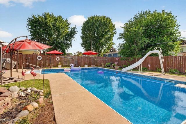 32725 Rugby Drive, Warren, MI 48088