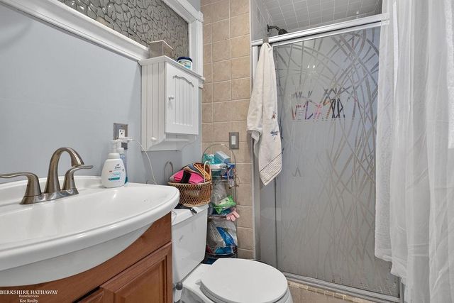 32725 Rugby Drive, Warren, MI 48088