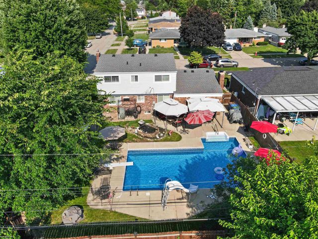 32725 Rugby Drive, Warren, MI 48088