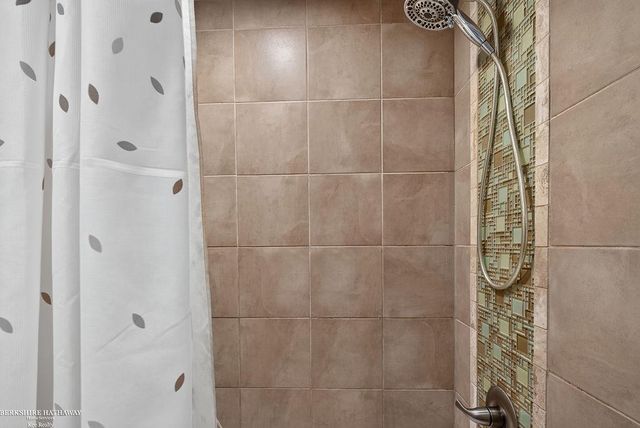 32725 Rugby Drive, Warren, MI 48088
