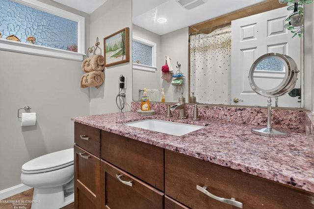 32725 Rugby Drive, Warren, MI 48088
