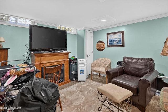 32725 Rugby Drive, Warren, MI 48088