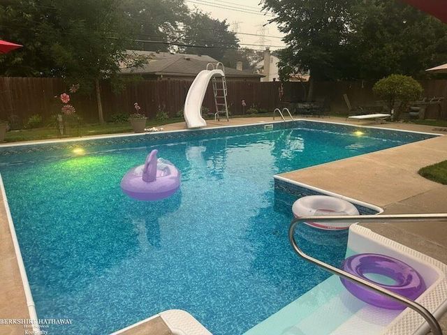 32725 Rugby Drive, Warren, MI 48088