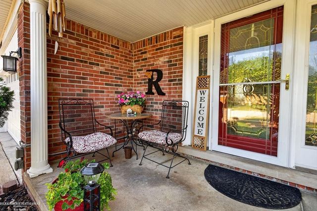 32725 Rugby Drive, Warren, MI 48088