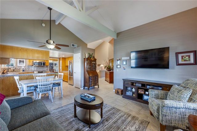 1894 Sunbury, Escondido, CA 92026